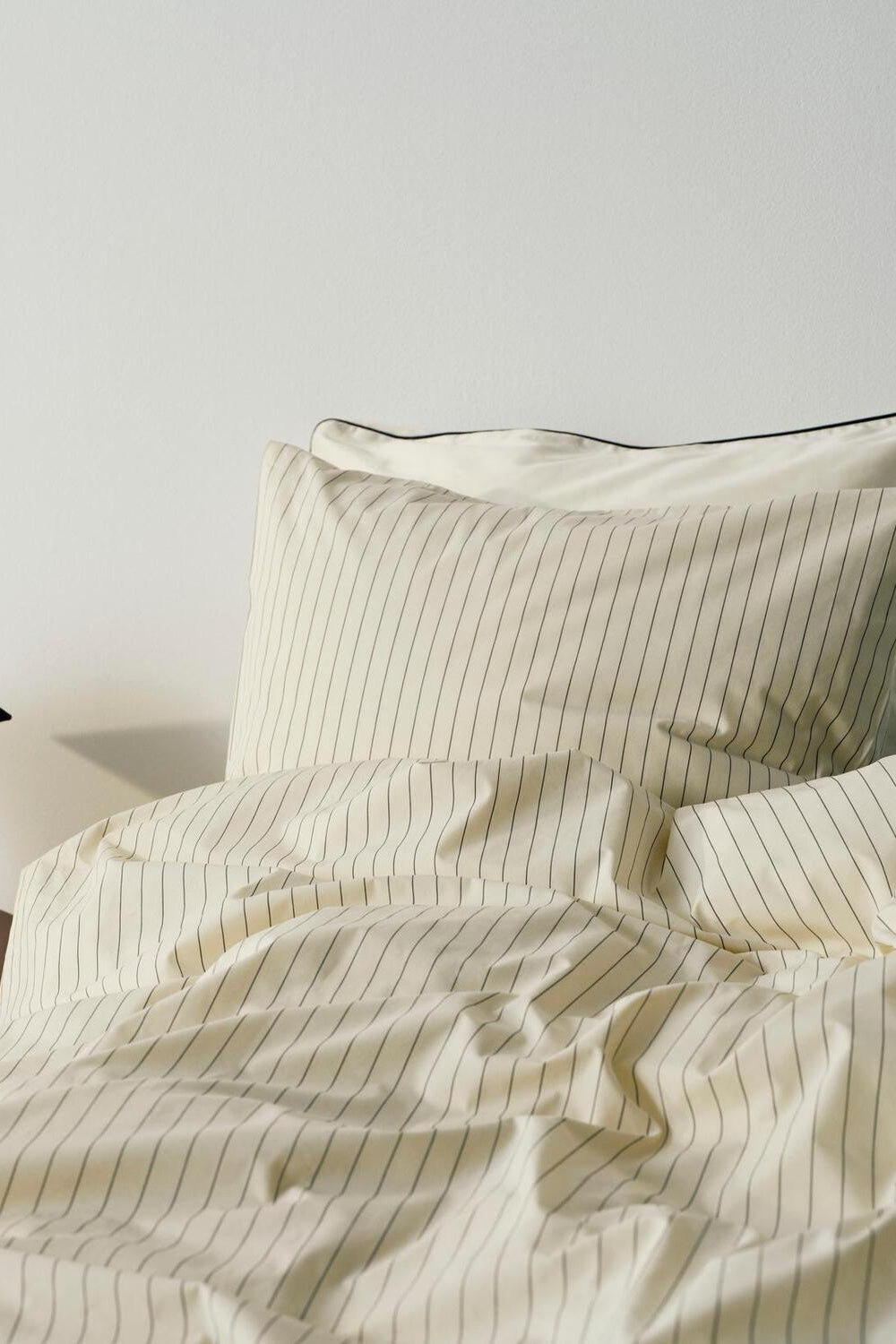 Fineline hovedpudebetræk, 63x60 cm - Ivory